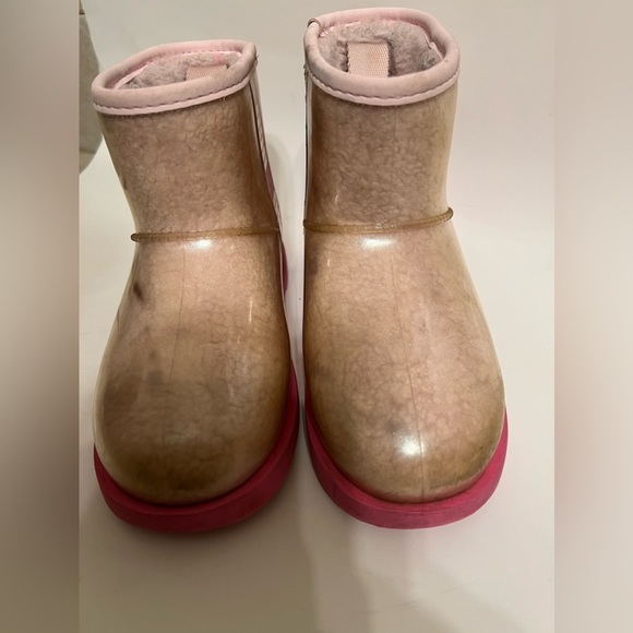 Ugg Kids Classic Mini Waterproof Clear Boot
Iridescent Pink - Picture 2 of 16